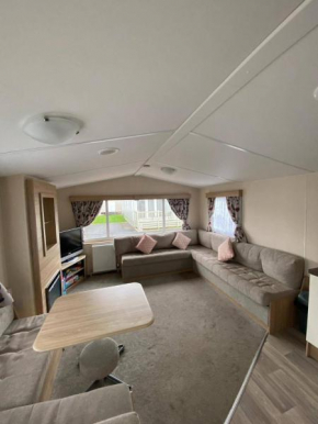 2 bed caravan in rhyl dog friendly with wifi